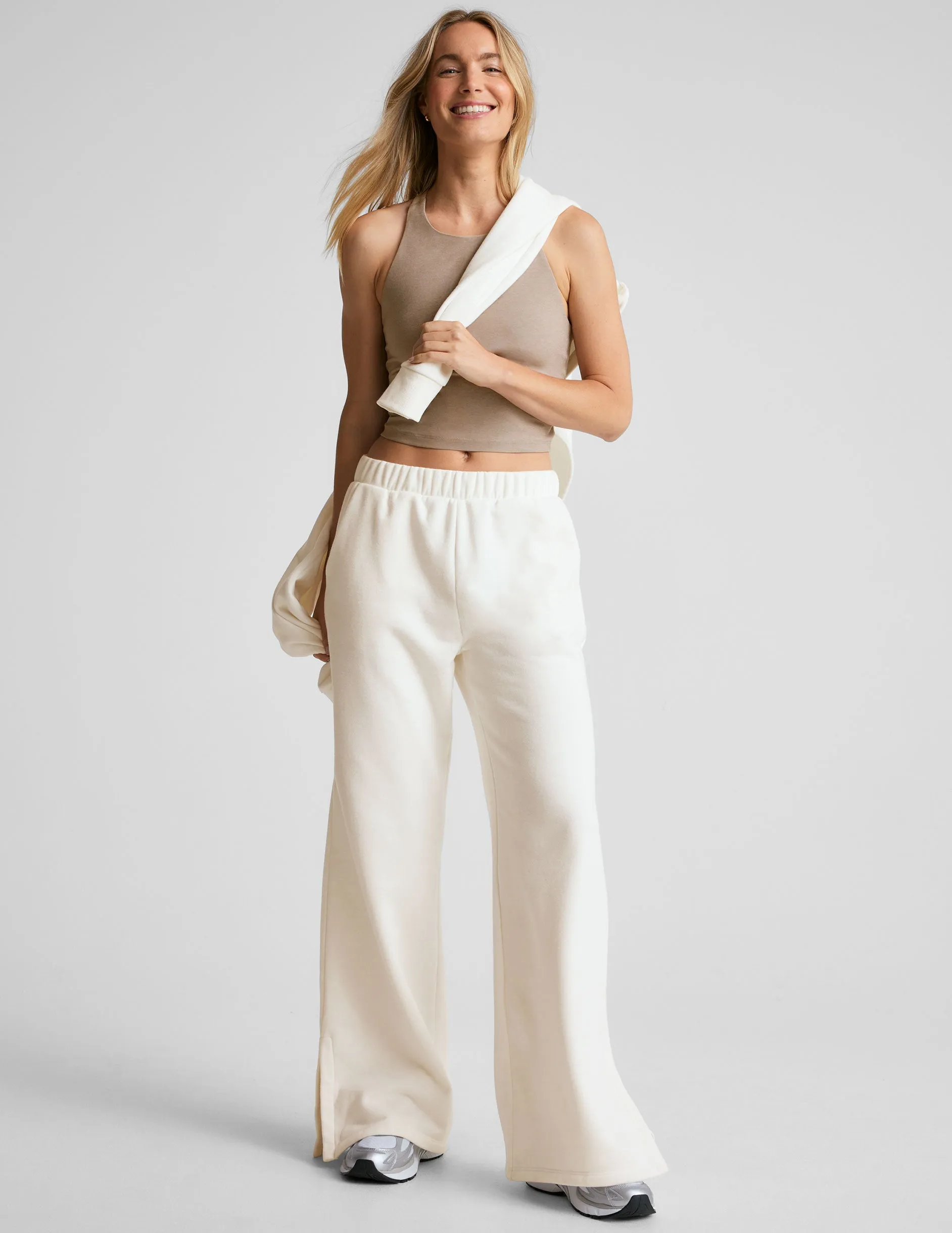 Open Ended Mid Rise Wide Leg Pant