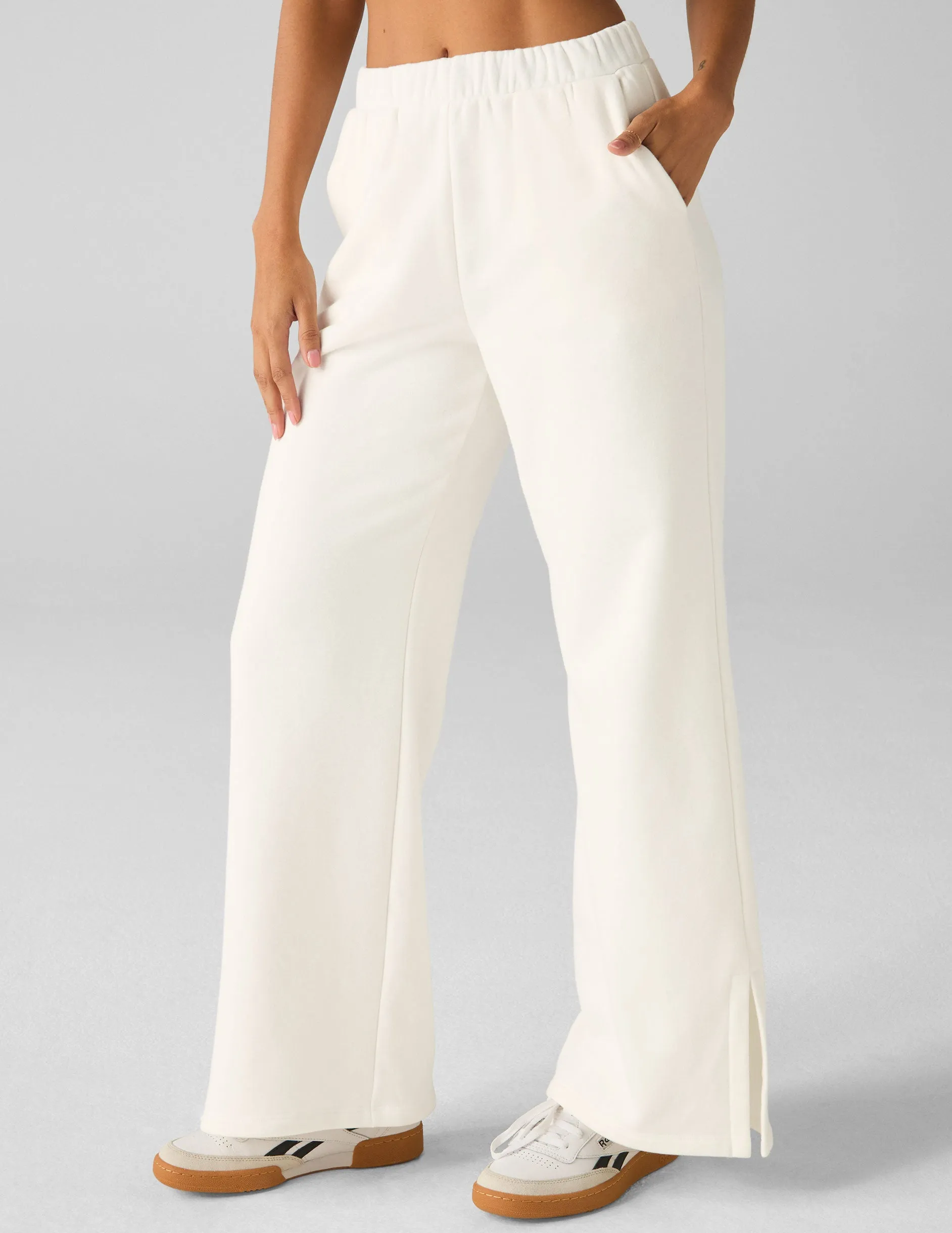 Open Ended Mid Rise Wide Leg Pant