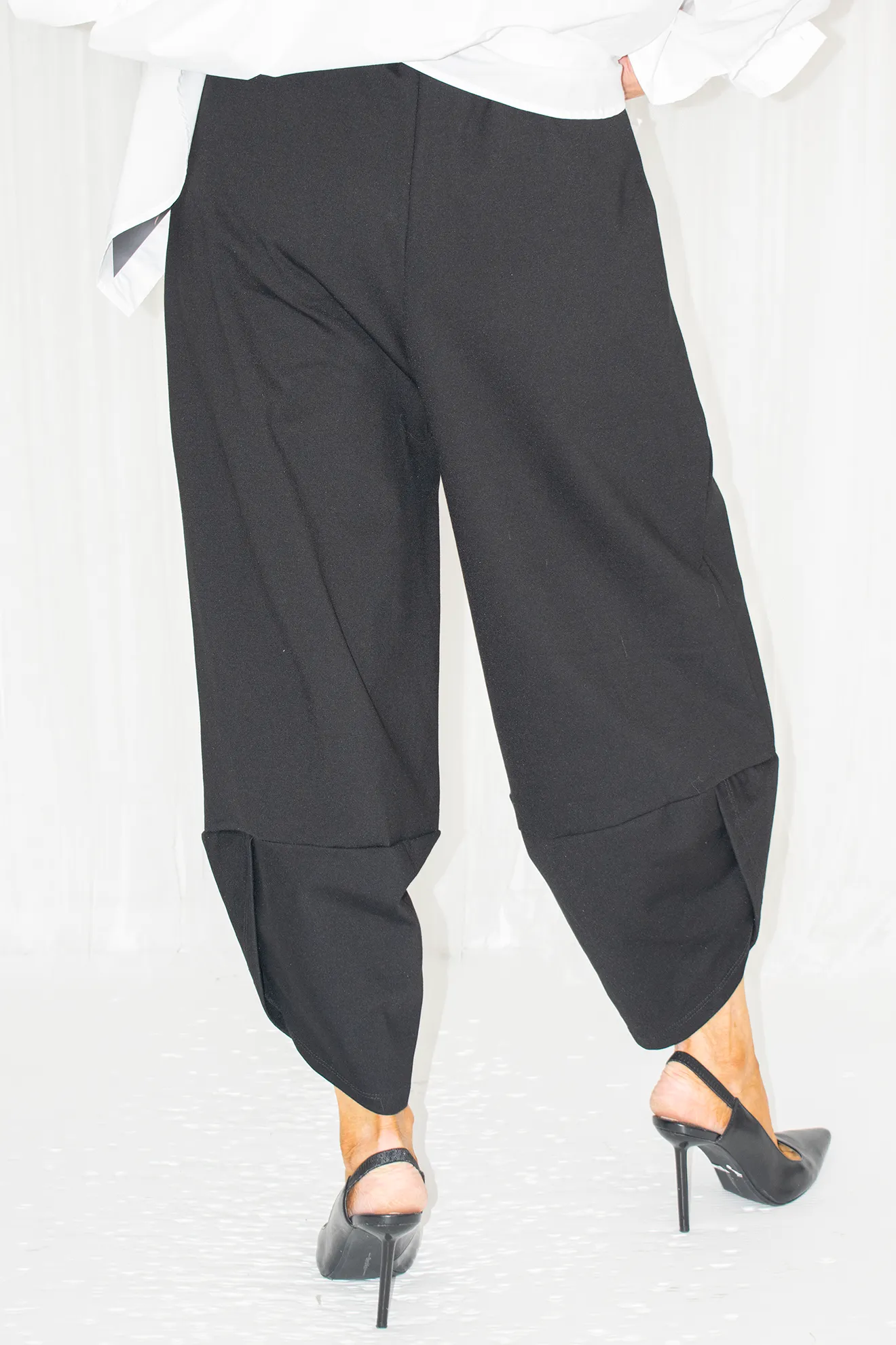 Reagan Scuba Two Pocket Cocoon Trouser in Black